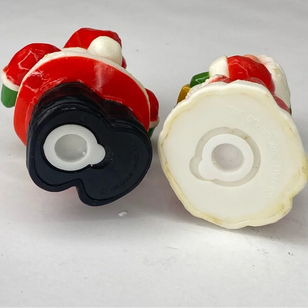 Vtg Hallmark Cards Mr and Mrs Santa Claus Christmas Salt & Pepper Shakers 1980s